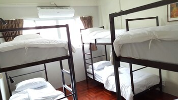 bangkok check inn hostel