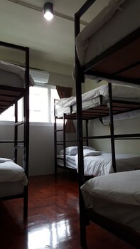 bangkok check inn hostel