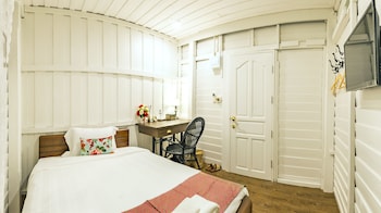 baan kachitpan adults only