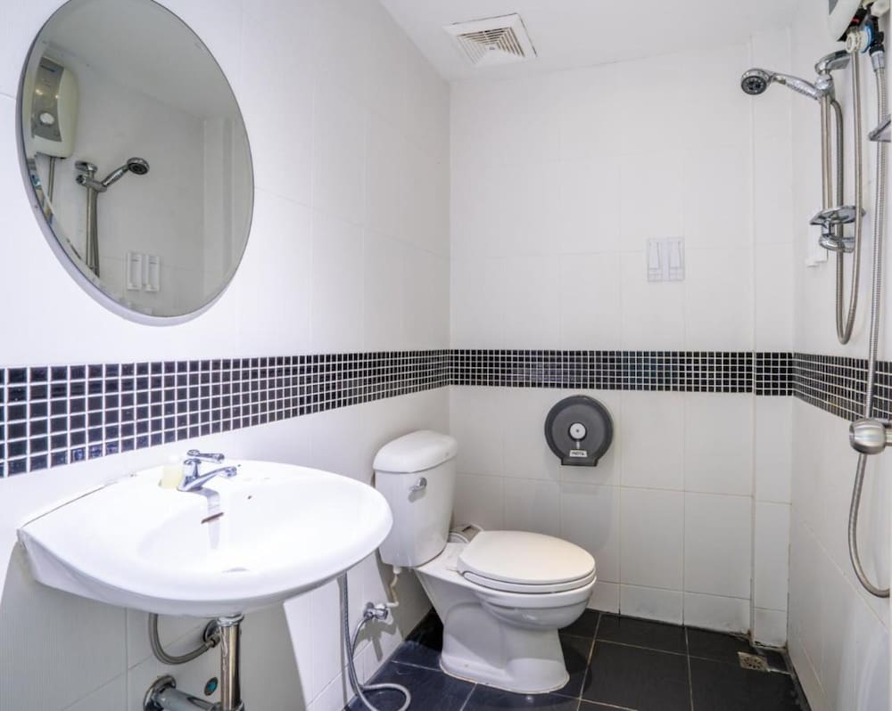 the little pig sukhumvit