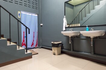 the little pig sukhumvit