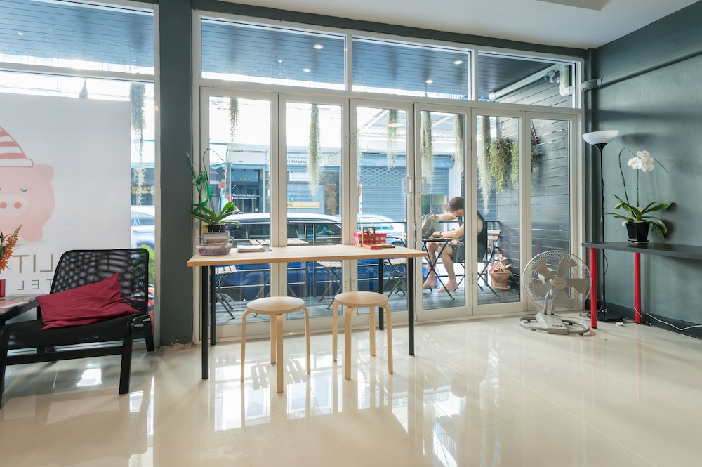 the little pig sukhumvit