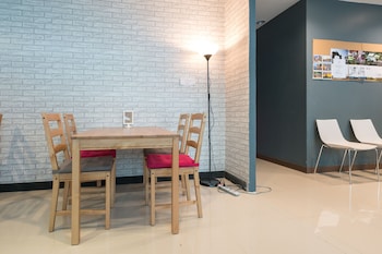 the little pig sukhumvit