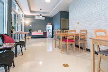 the little pig sukhumvit