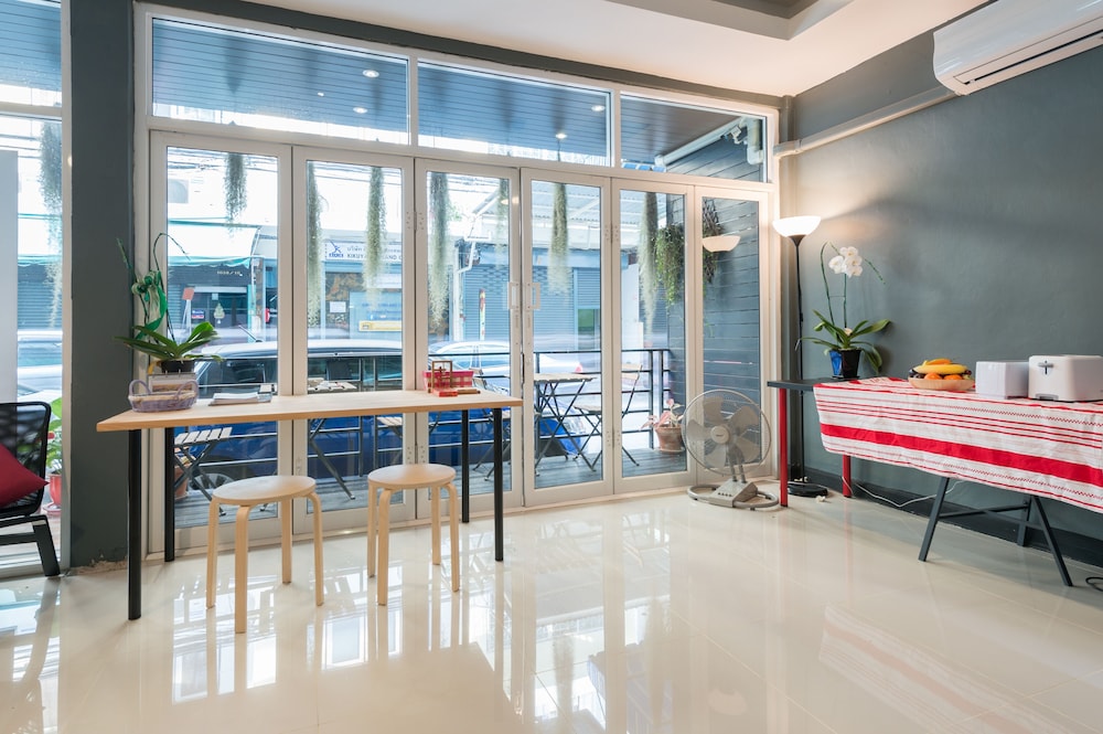 the little pig sukhumvit