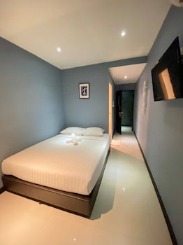 the little pig sukhumvit