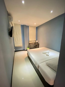 the little pig sukhumvit