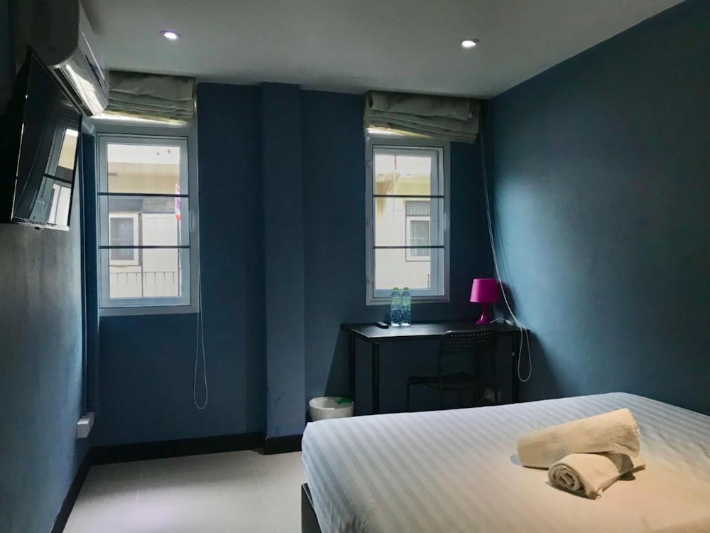 the little pig sukhumvit