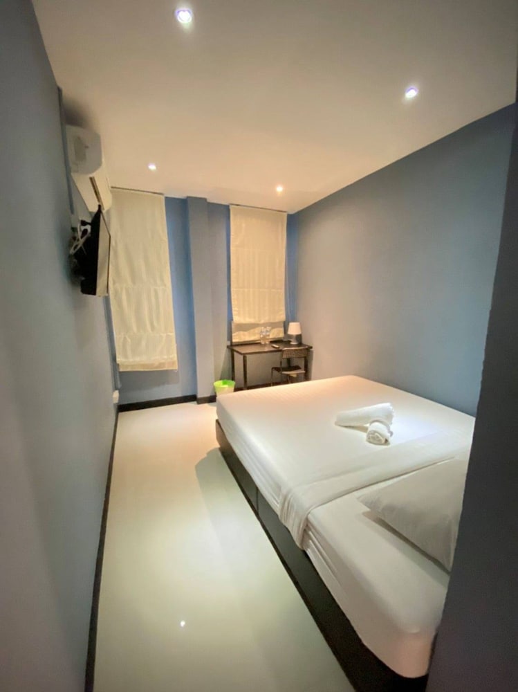 the little pig sukhumvit