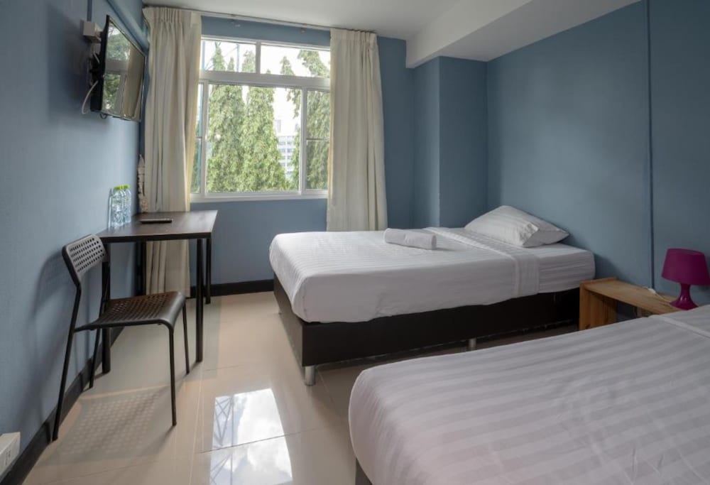 the little pig sukhumvit