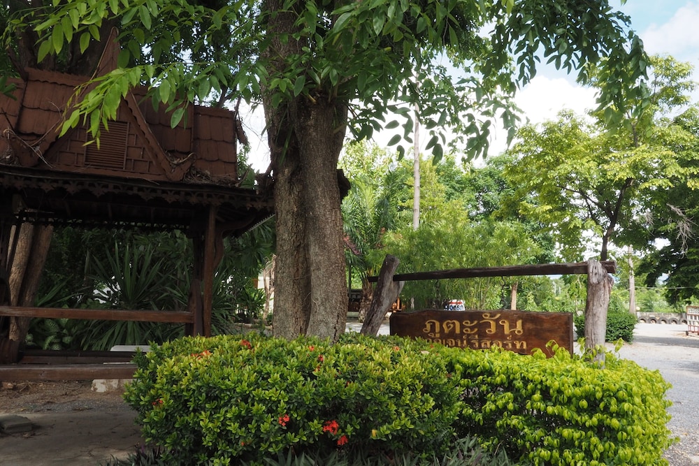 phutawan kan resort
