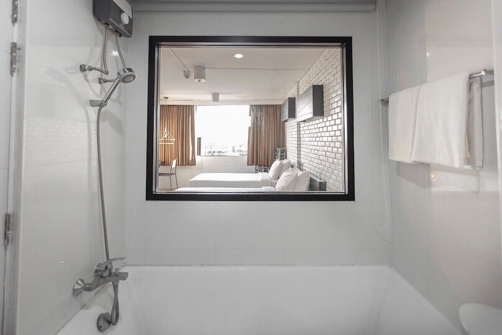 r1 boutique serviced apartment