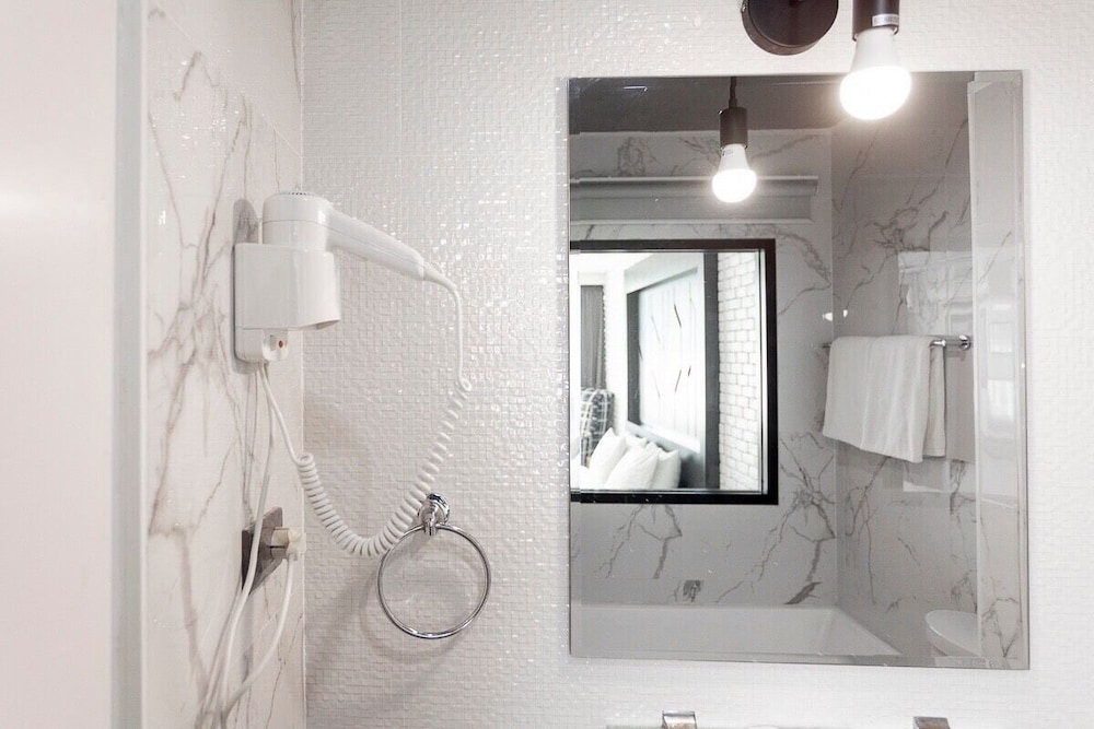 r1 boutique serviced apartment