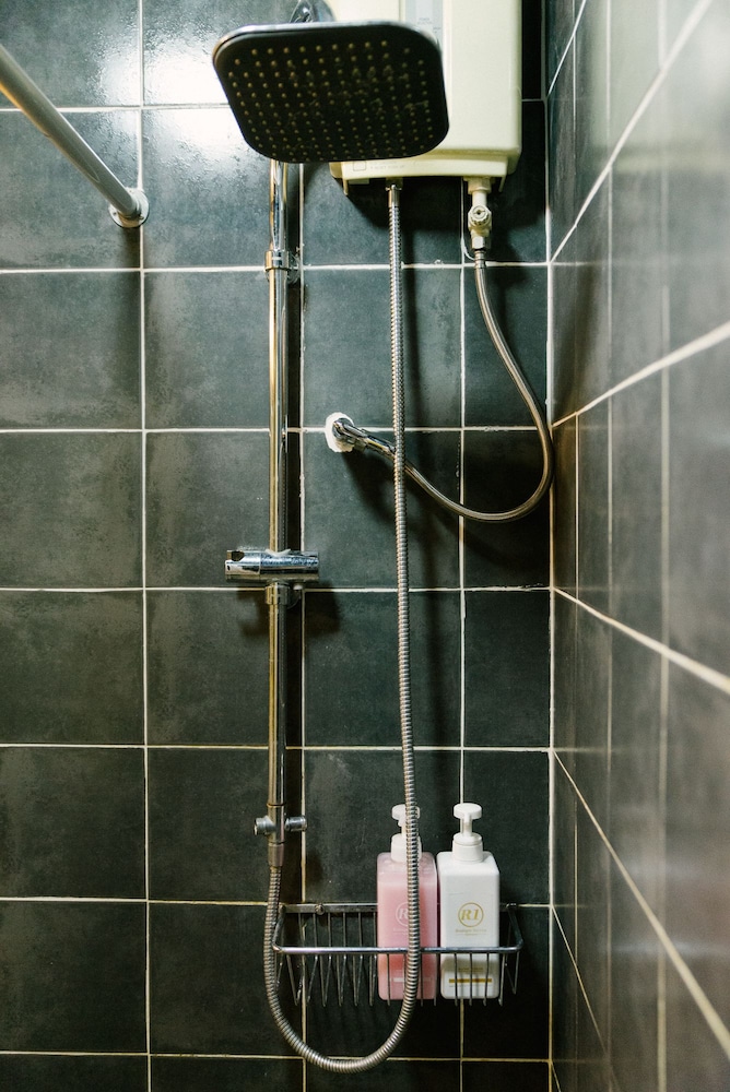 r1 boutique serviced apartment