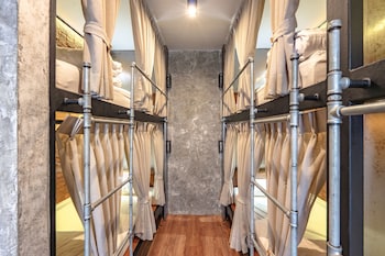 siam plug in hostel