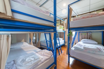 nang ta yon at ban thap chang hostel