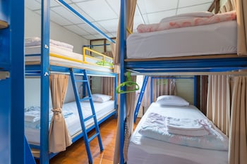 nang ta yon at ban thap chang hostel