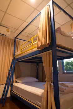nang ta yon at ban thap chang hostel