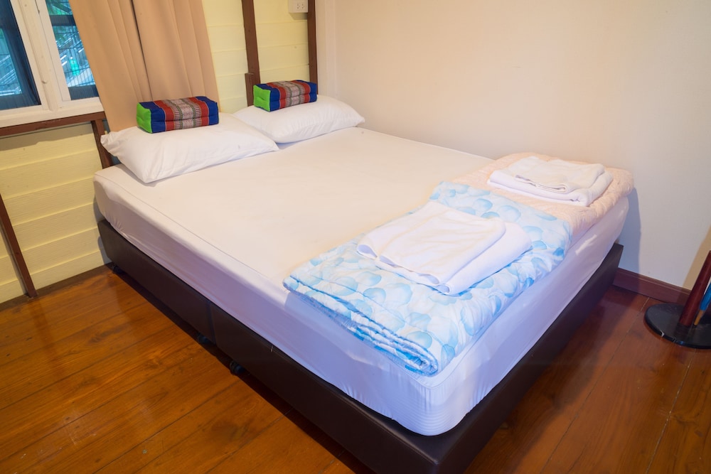 nang ta yon at ban thap chang hostel