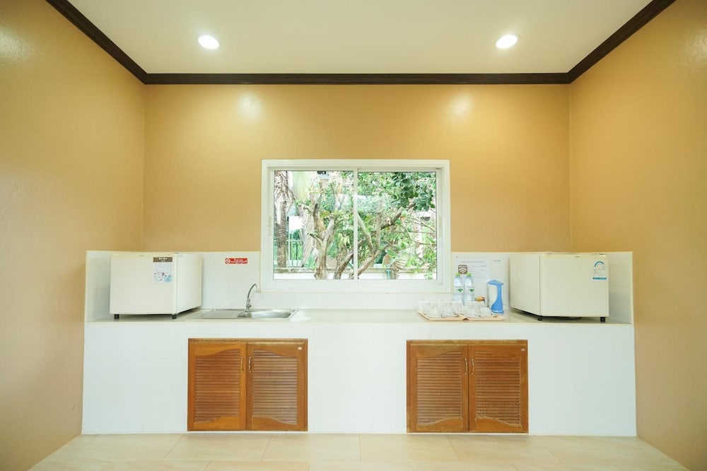 Baan Faa Talaychan Resort,Chao Lao Beach>>Chanthaburi,3 star