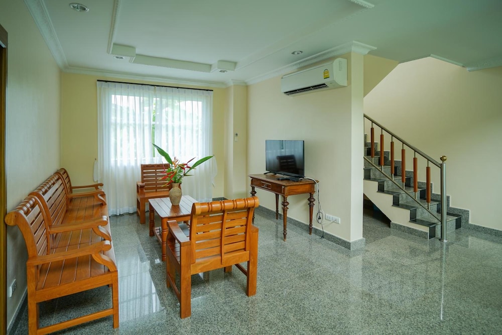 Baan Faa Talaychan Resort,Chao Lao Beach>>Chanthaburi,3 star