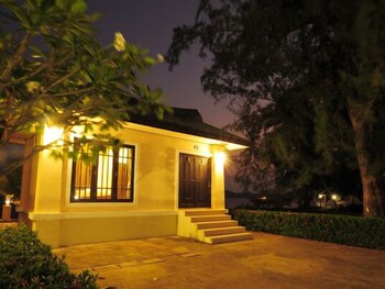 baan faa talaychan resort
