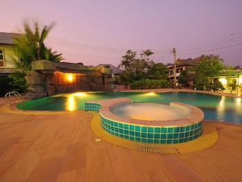 baan faa talaychan resort