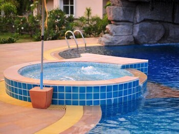 baan faa talaychan resort