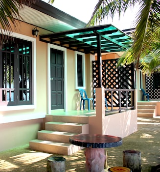 baan faa talaychan resort