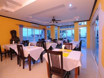 baan faa talaychan resort