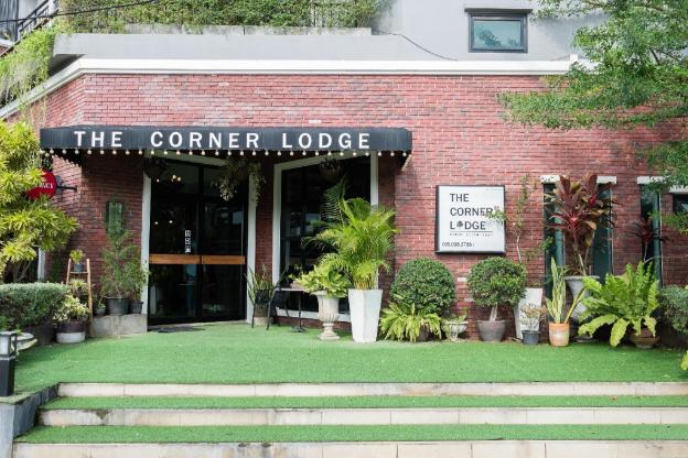 the corner lodge