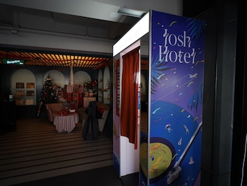 josh hotel