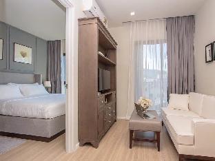 dlux condominium