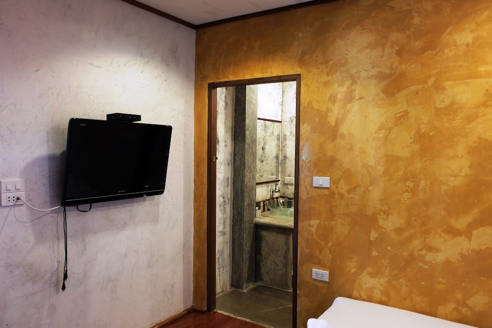 Baanchompooamphawa,Ban Prok>>Amphawa,3 star