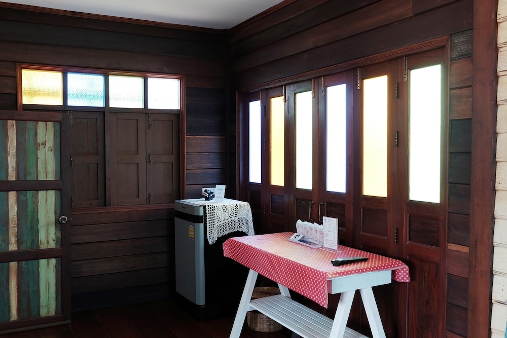 Baanchompooamphawa,Ban Prok>>Amphawa,3 star