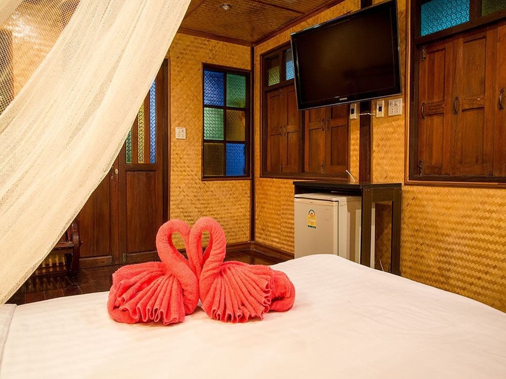 Baanchompooamphawa,Ban Prok>>Amphawa,3 star