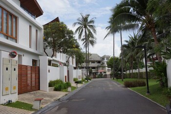 pranaluxe pool villa holiday home