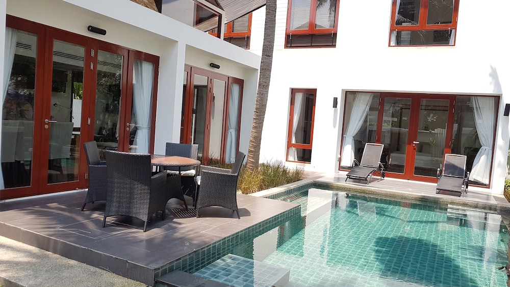 pranaluxe pool villa holiday home