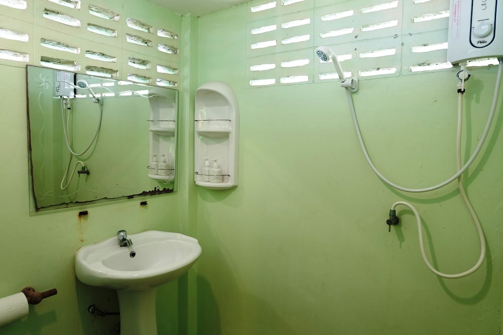 baanrak amphawa homestay