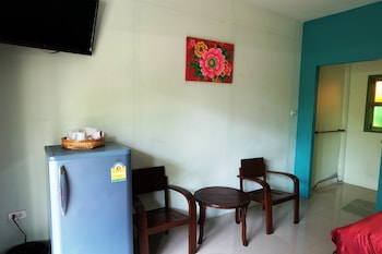 baanrak amphawa homestay