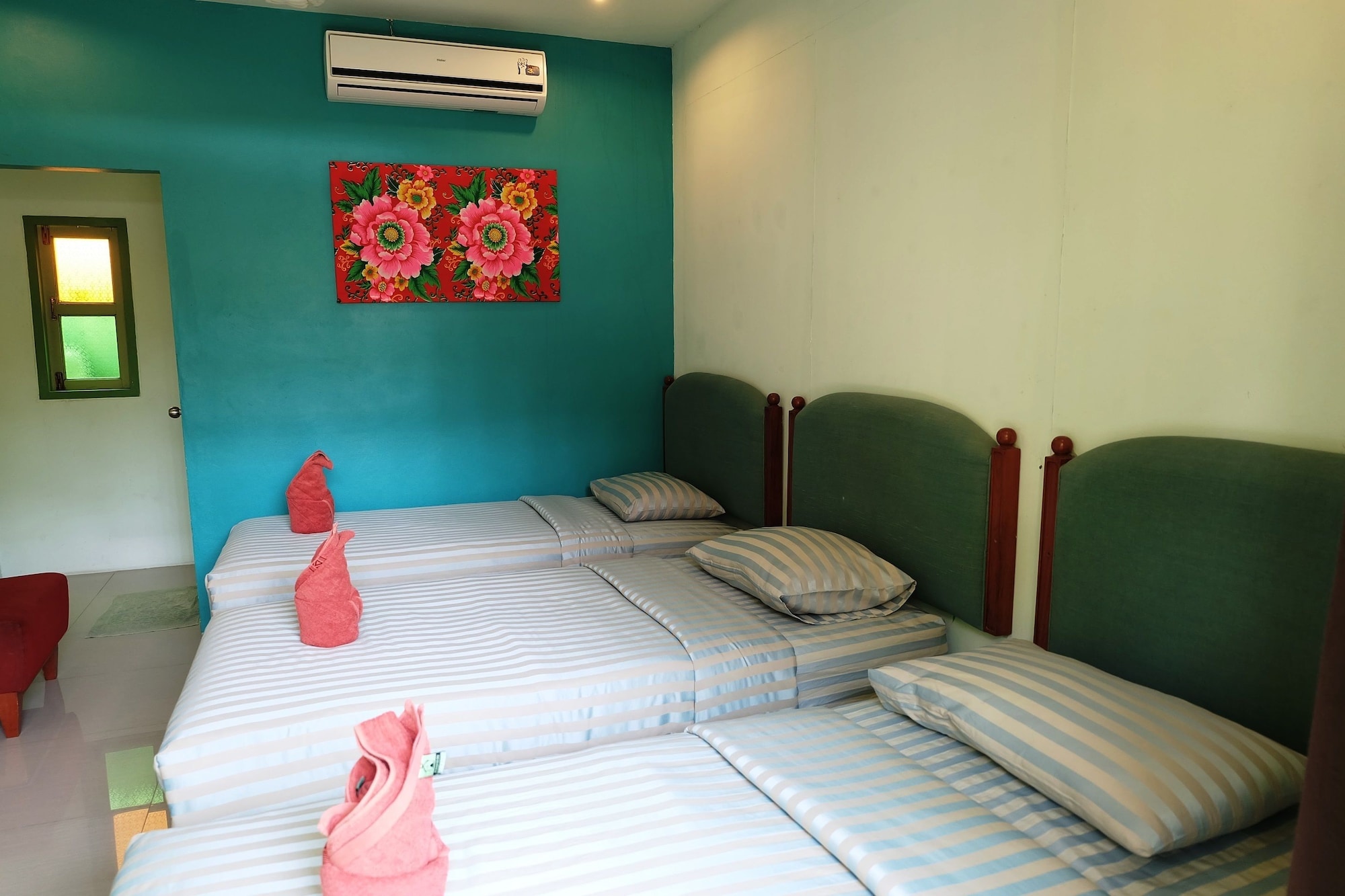 baanrak amphawa homestay