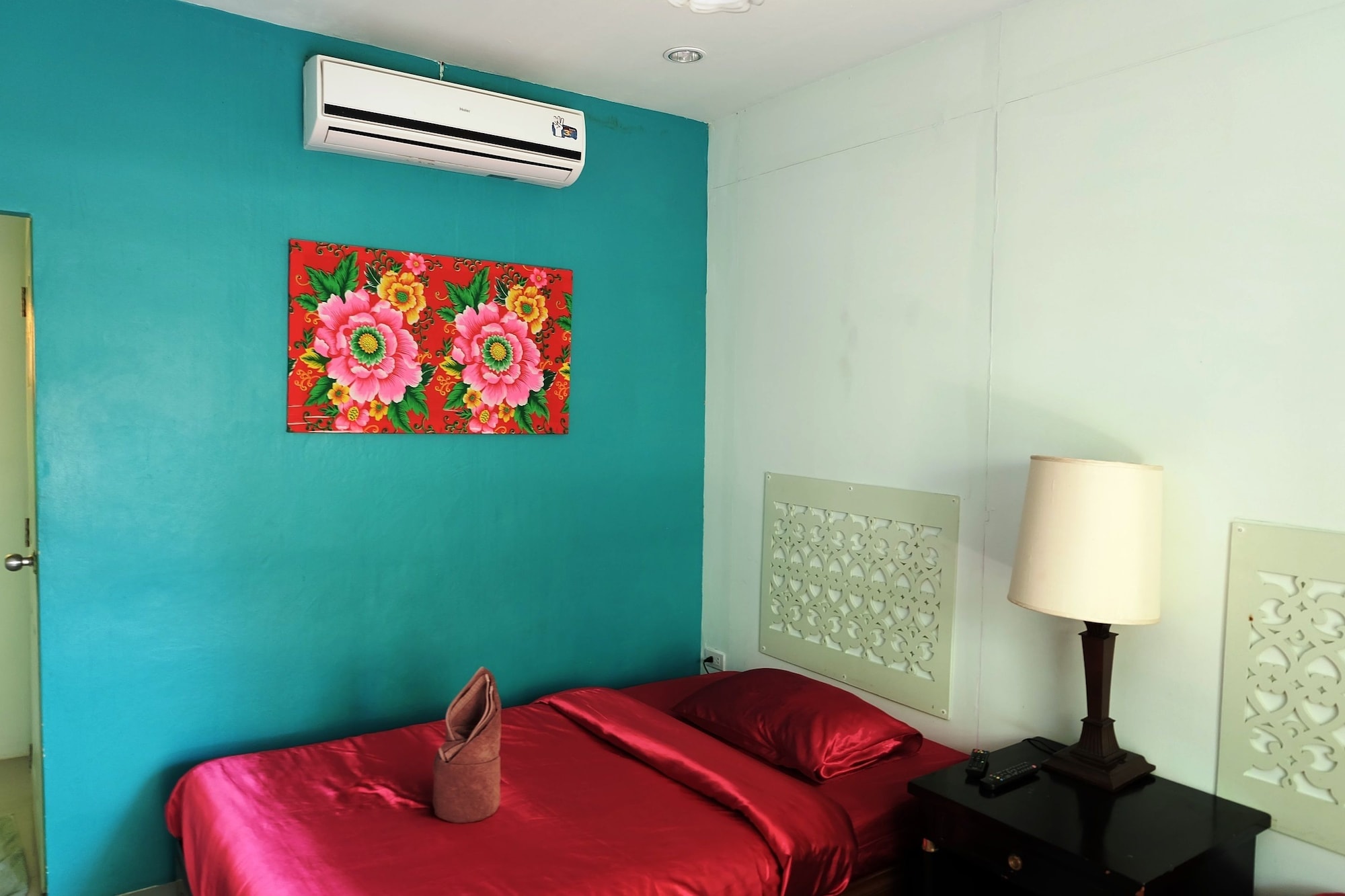 baanrak amphawa homestay