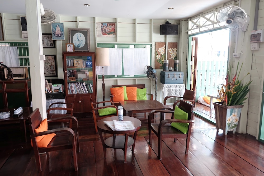 baanrak amphawa homestay