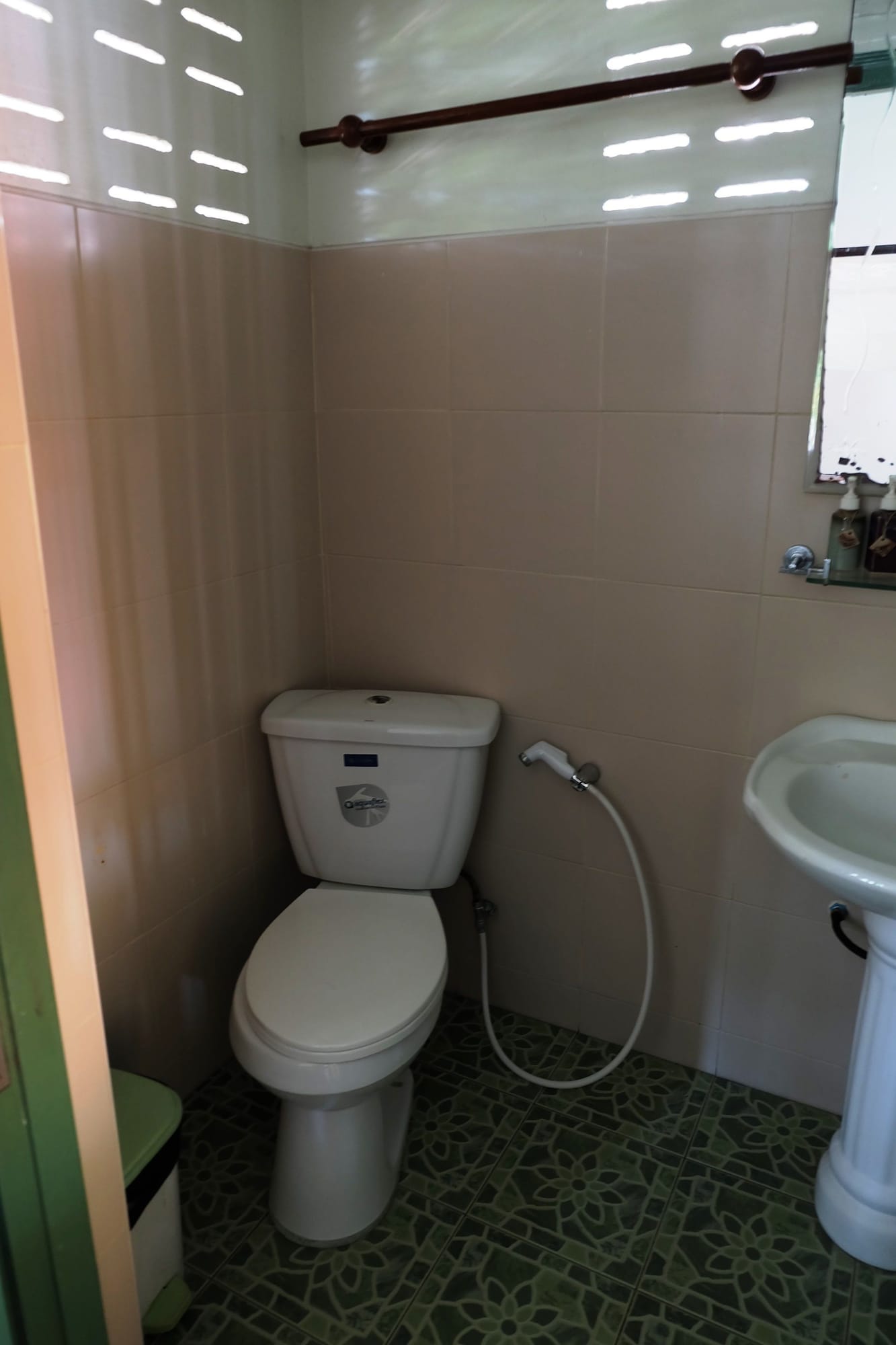 baanrak amphawa homestay