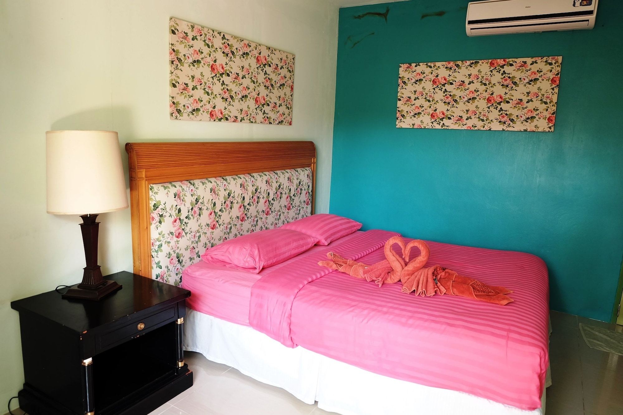 baanrak amphawa homestay