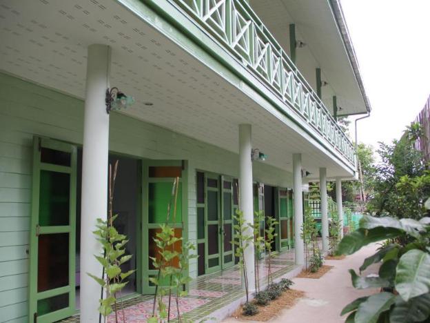 baanrak amphawa homestay