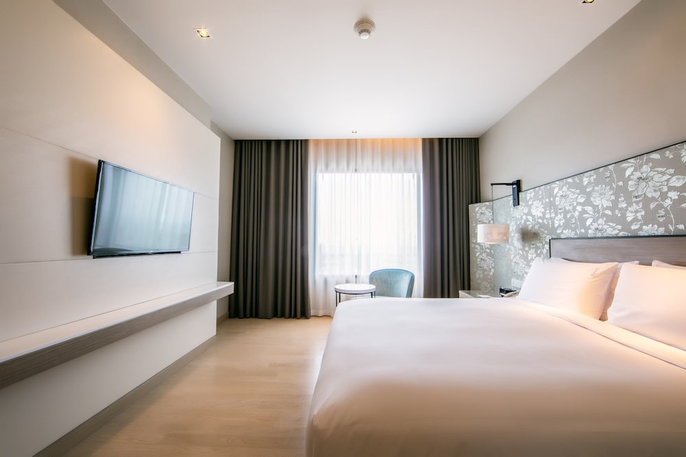 holiday inn and suites rayong city centre by ihg
