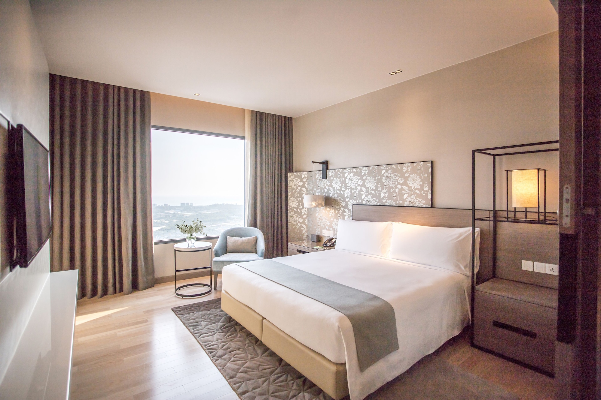 holiday inn and suites rayong city centre by ihg