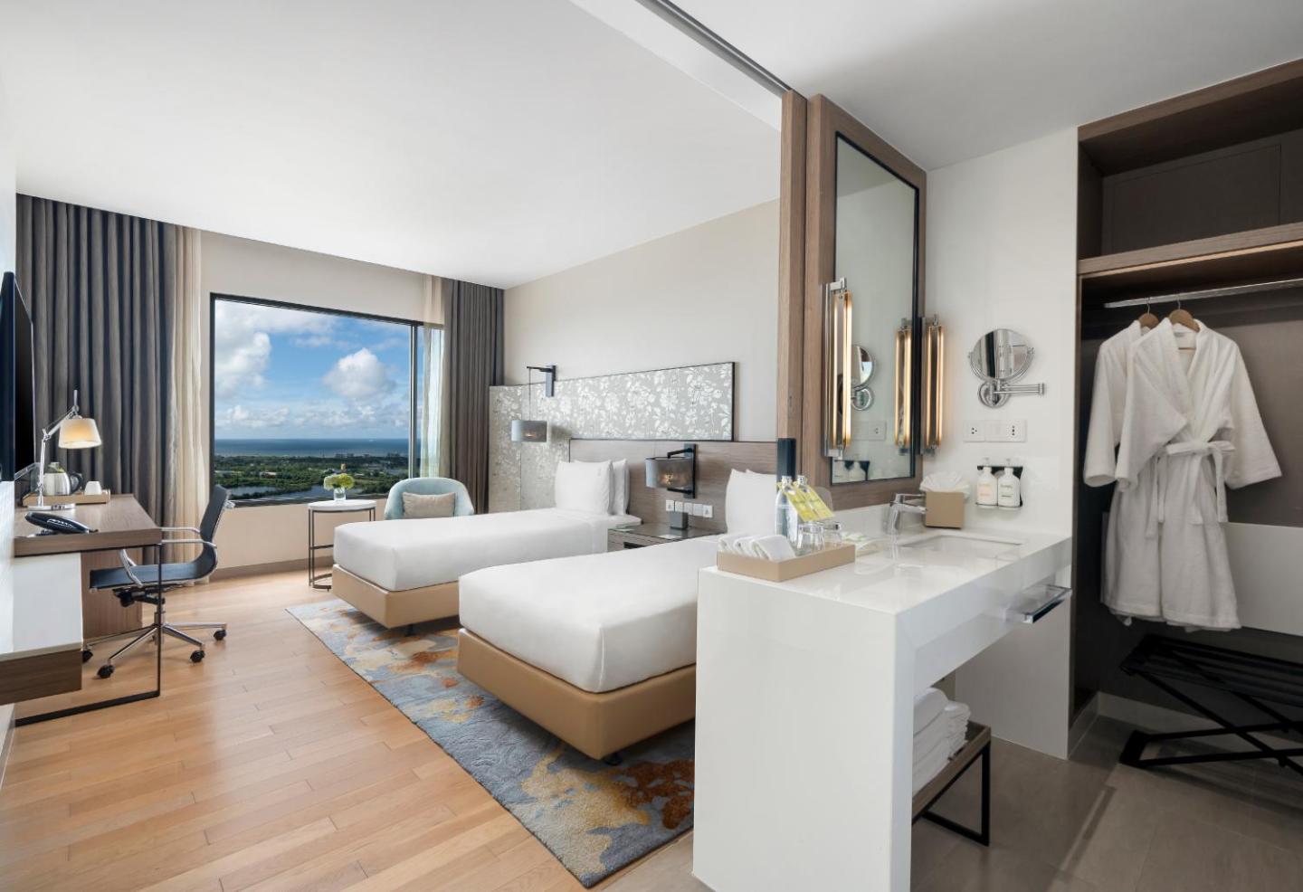 holiday inn and suites rayong city centre by ihg