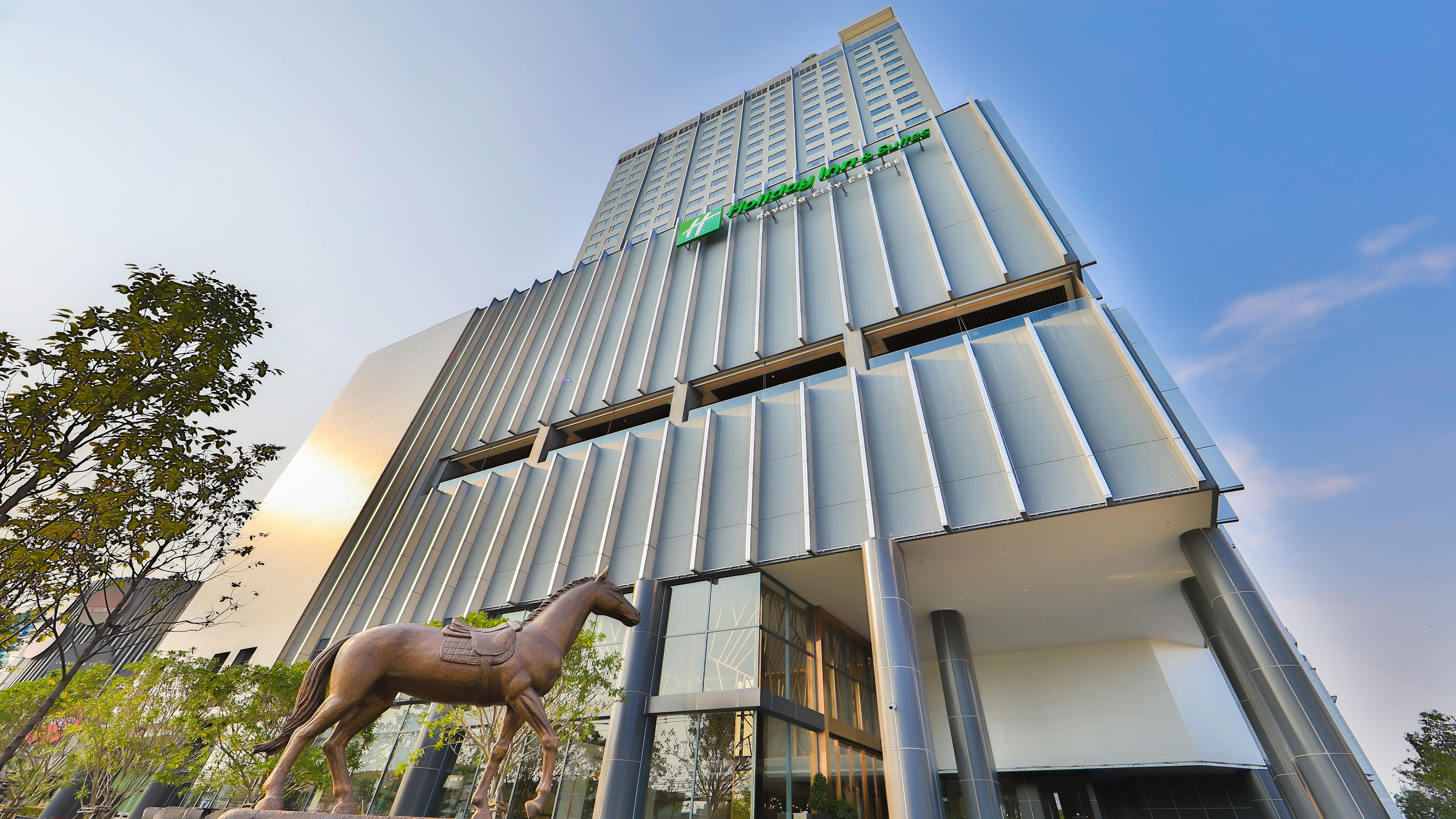 holiday inn and suites rayong city centre by ihg